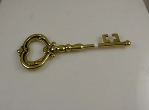 Key bottle opener Brass goldtone from Icing Large size - Picture 1 of 5