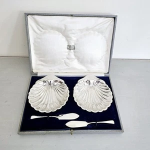 Antique Pair Sterling Silver Butter Shells & Knives Harrods Box 1920's - Picture 1 of 10