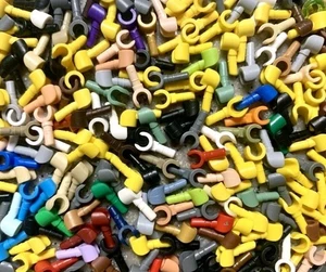 LEGO 100 piezas Minifigura Manos Surtido Lote Aleatorio Ciudad Castillo Parte del Cuerpo CMF - Imagen 1 de 1