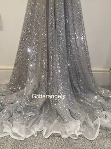 1 Meter Silber Glitzer 3mm Pailletten Tüll Stoff 58" breit Stretch Netz Kleid - Bild 1 von 5