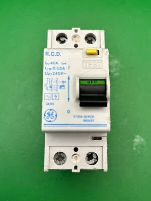 GE V/304-024031 660437 40A 30mA RCD - Image 1 of 4