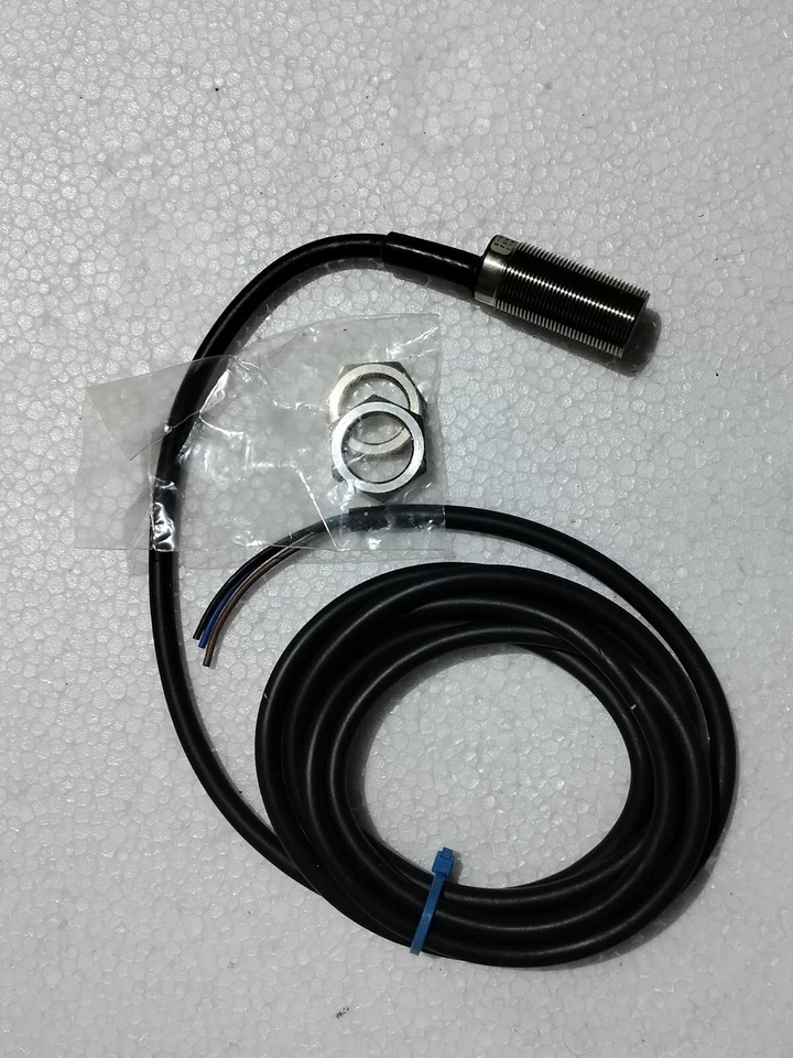 Omron TL-X5E2-E1 Proximity Sensor New - Image 1 of 4
