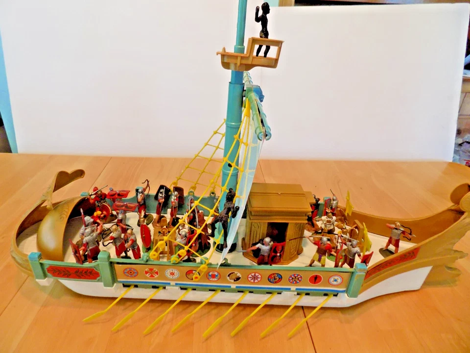 1 Galera Romana Buen Estado Garantizada para Funcionar con 23 Pintados (Junio. Anuncio) Foto 1 de 4