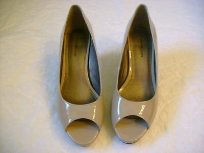 Zapatos de tacón Bandolino BDMYLAH para mujer talla 8,5 M tostado natural verano Foto 1 de 4