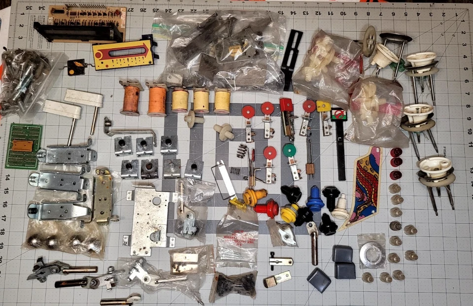 Surtido de piezas de máquina de pinball Williams/Bally/Stern  Foto 1 de 1