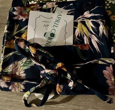 APRIL CORNELL  Chef APRON WILDFLOWERS NAVY 31 X 30 100% COTTON NWT - Image 1 of 2