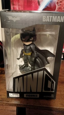 Iron Studios Batman El Caballero Oscuro Six Pulgadas Mini Figura Nueva/Caja Abierta.  Foto 1 de 4