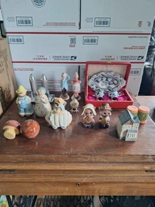 Lot of 10 Sets Vintage Salt & Pepper Shakers Animals Novelty Rockets etc. - Picture 1 of 11