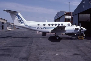 ORIGINAL 35mm Aircraft slide SZ-LAW Beechcraft B200 King Air 1992 #8418 - Foto 1 di 1