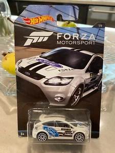 2018 Hot Wheels Forza Motorsport '09 Ford Focus RS 1/6 Bianco - Foto 1 di 1
