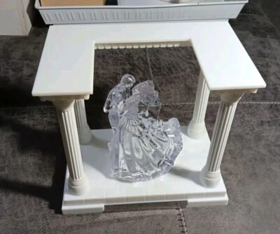 Adorno de boda Wilton Bianca adorno de pastel - DE COLECCIÓN pareja de baile transparente y pilar Foto 1 de 4