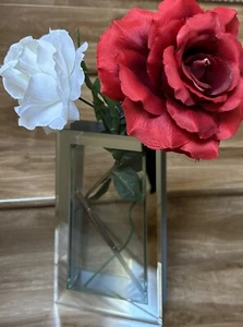 Glass Vase - Picture 1 of 23