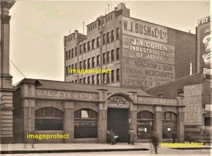 Melbourne - Dalgety & Co, Motor Depot, seen here in 1918    20 x 15cm - Picture 1 of 1