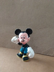 Disney Topolino Indossando Pantaloncini Blu Sandali Pieghevoli PVC Figura TORTA TOPPER - Foto 1 di 7