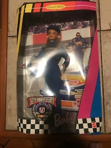 Bambola Barbie 50° Anniversario Nascar 1998 NUOVA MATTEL - Foto 1 di 3