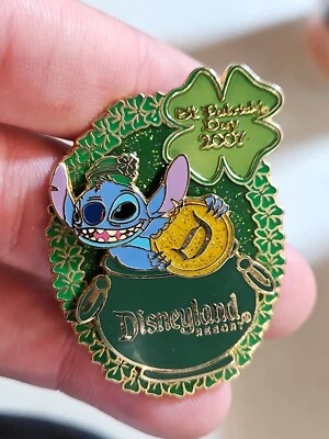 Prendedor Disney 52452 DLR Día de San Patricio 2007 Stitch Pot Of Gold Disneyland LE 750 Foto 1 de 2