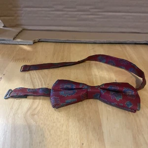 Vintage SILK Bow Tie Ready Tied Dark Red Aztec-ish Design - Picture 1 of 12