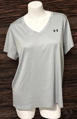 CAMISETA UNDER ARMOUR HEATGEAR GRIS PLATA CUELLO EN V VELOCIDAD TALLA 1X USADA EN EXCELENTE ESTADO Foto 1 de 4