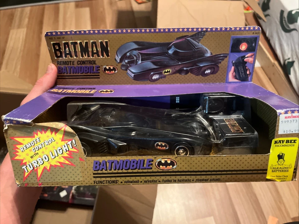 Batimóvil de control remoto Batman NIOB #4431 con luz turbo Toy Biz 15 Foto 1 de 2