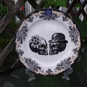 "Two Skull" Dinner Plate 11 inch by Royal Stafford England Burslem NEW - Picture 1 of 5