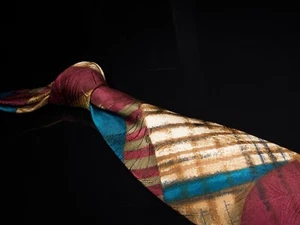 Corbata de seda de diseñador Bugatti vintage para hombre color borgoña tostado abstracto - Imagen 1 de 5