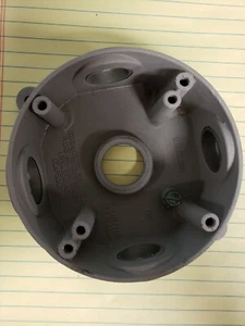 Used Gray Die-Cast Aluminum Weatherproof Round Outlet Box 5-Hole 1/2" - Picture 1 of 3