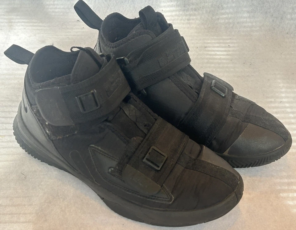 黑色耐克 Lebron James Soldier Youth 尺码 6 高帮篮球鞋运动鞋 — 第 1/4 张图片