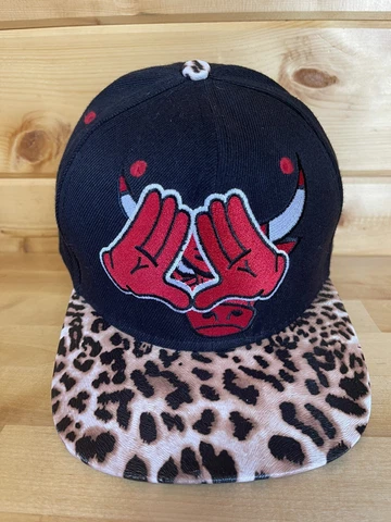 CHICAGO BULLS DOPE COUTURE HAT HANDS GLOVES Cover
