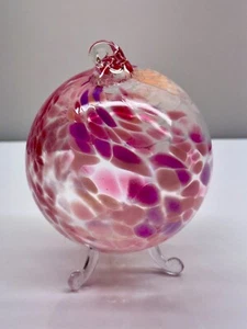 ART GLASS ~ PINK CREAM 3.5" ORB FRIENDSHIP SUN CATCHER ART GLASS ORNAMENT EASTER - Picture 1 of 6