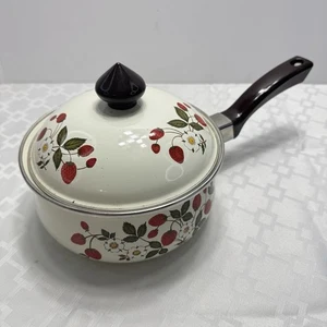Vintage Sheffield Strawberries n Cream 5 Cup Saucepan Pot w Lid Enameled 1970s - Picture 1 of 13