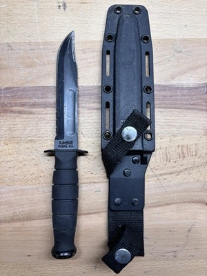 Bonito cuchillo de hoja fija Ka-Bar USA 1211 usado de 6" con funda de policarbonato. Foto 1 de 4