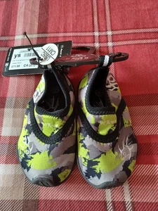 NWT Hot Tuna boys toddler beach shoes, size c4. - Picture 1 of 4