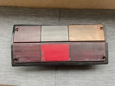 VW / Volkswagen T3 - Trasporter / Caravelle / Multivan - Luz trasera derecha Foto 1 de 3