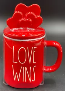 Rae Dunn LOVE WINS Mug Red Valentines Day Artisan Collection Heart Topper - NEW - Picture 1 of 2