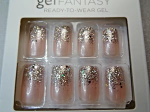 Kiss Gel Fantasy Nude with Silver Glitter glue on Nails Medium - Bild 1 von 3