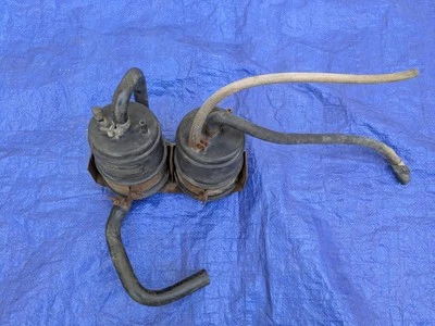 Botes y soporte de absorción de carbón de CA originales modelo tardío MG MGB Foto 1 de 4