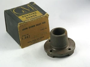 1960-1964 Chevrolet Corvair NOS blower pulley hub 3826474 - Picture 1 of 4