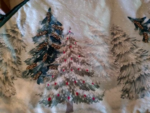 Rachel Zoe Christmas Tree Skirt 45" Padded Green with Gold Beads - Picture 1 of 9