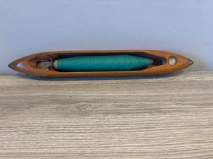 Vintage Crossley Ltd Wooden Loom Weaving Shuttle & Bobbin Old Retro Tool - Picture 1 of 10