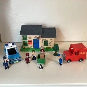 Postman Pat Greendale Post Office Playset with Vehicles and Figures - Picture 1 of 9