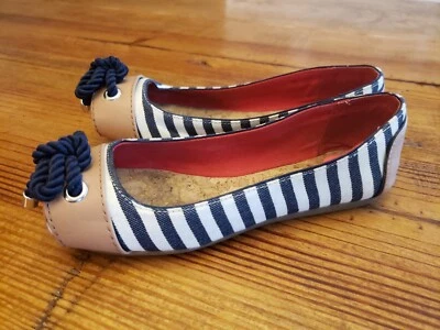 GB Niñas 13 Pisos de Ballet Náutico con Arcos de Cuerda Azul Marino Blanco Rayas Foto 1 de 4