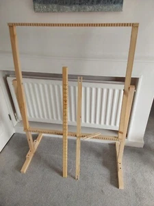 Telaio per tessitura 1 metro x 1 metro spaziatura 15 mm e supporto - Foto 1 di 4