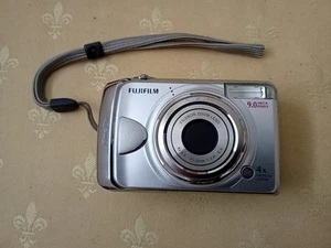 FUJIFILM - DIGITAL CAMERA - FINE PIX - A920 - SILVER - EXCELLENT CONDITION - Picture 1 of 11