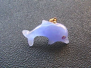 14k Solid Yellow Gold Jadeite Lavender Jade Dolphin Pendant - Picture 1 of 7