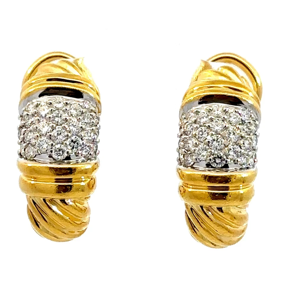 Pendientes tipo argolla de diamantes redondos de oro amarillo de 18 quilates David Yurman Foto 1 de 4