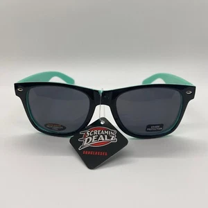 Pugs Women's Retro Sunglasses Cat Eye Gray Tinted Lens Green Black UV400 - Picture 1 of 12