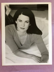 Lauren Graham , original talent agency headshot photo with credits - Picture 1 of 2