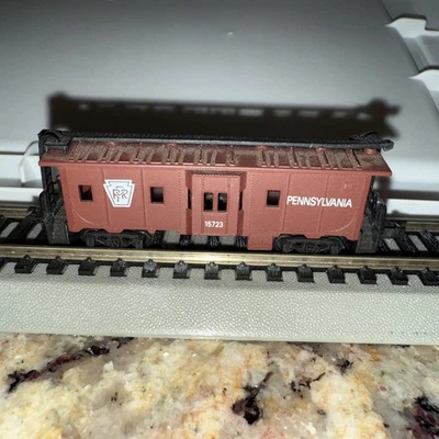 N Scale Model Power Pennsylvania Bay Window Caboose 15723 Model 3125 - Image 1 of 4