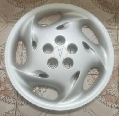 (1) OEM 1995-98 Pontiac Grand AM 95-99 Sunfire 15" Hubcap Wheel Cover #R 9592478 - Image 1 of 4