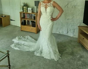 Wedding dress modern size 10-12 used - Picture 1 of 6
